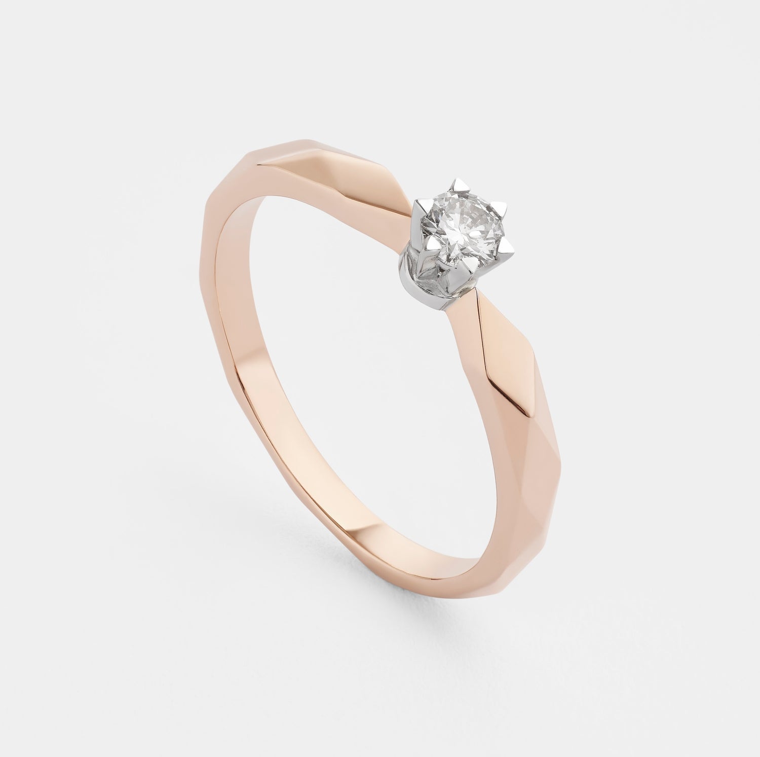 Каблучка з діамантом 0,14 карат у червоному золоті Під замовлення