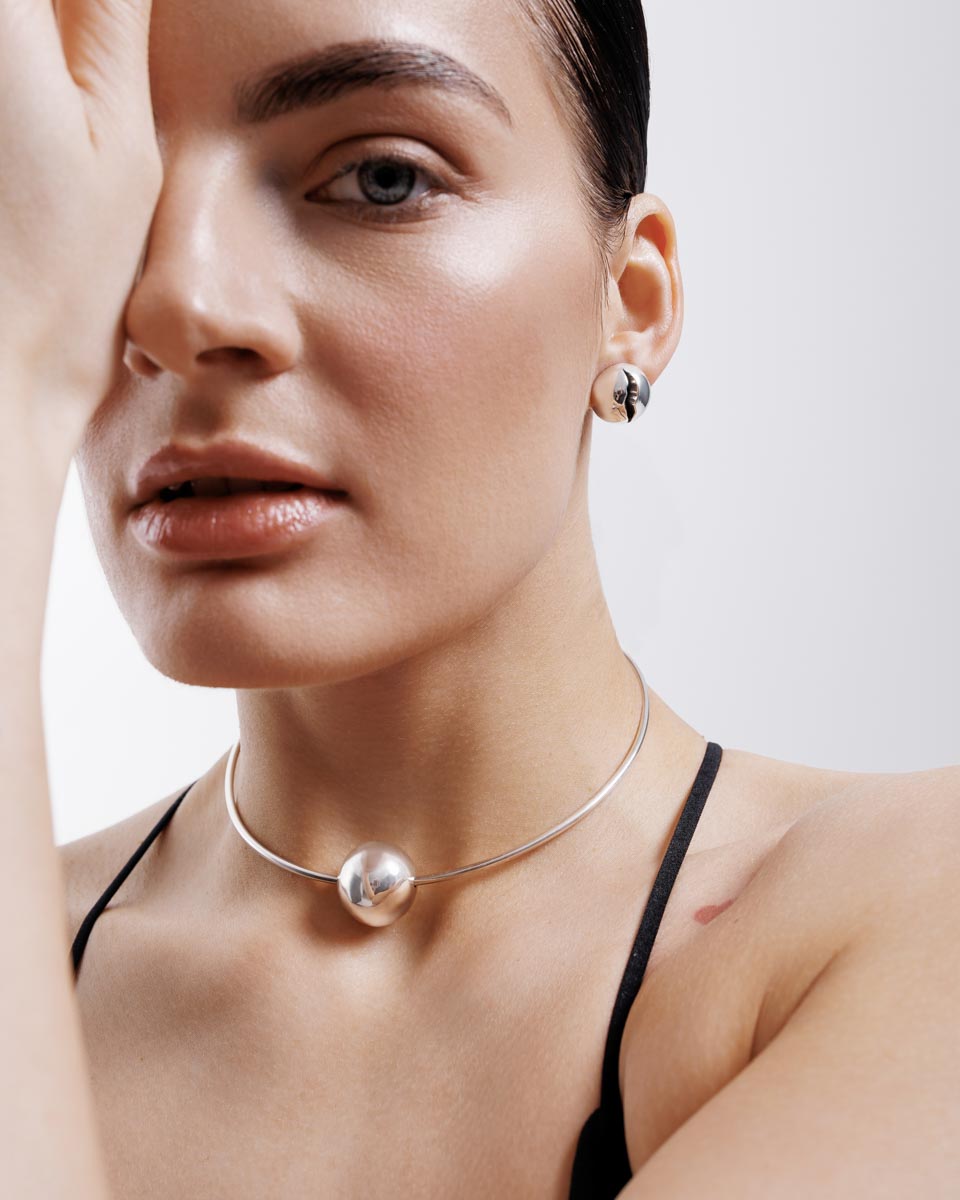 Твердий чокер срібний Куля