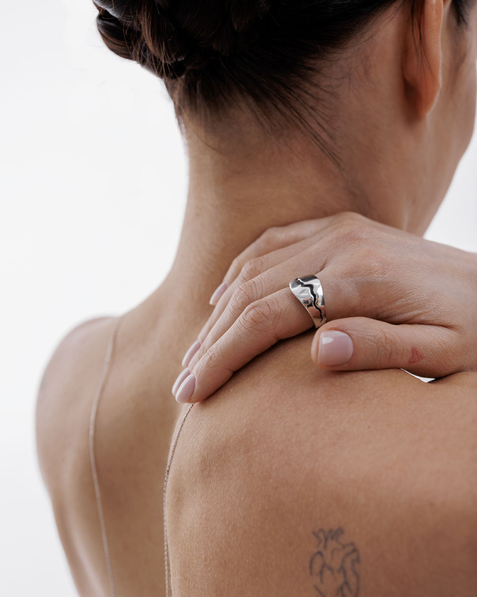 Срібна каблучка МІЖ