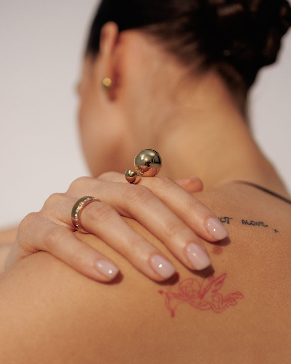 Срібна каблучка з позолотою Куля