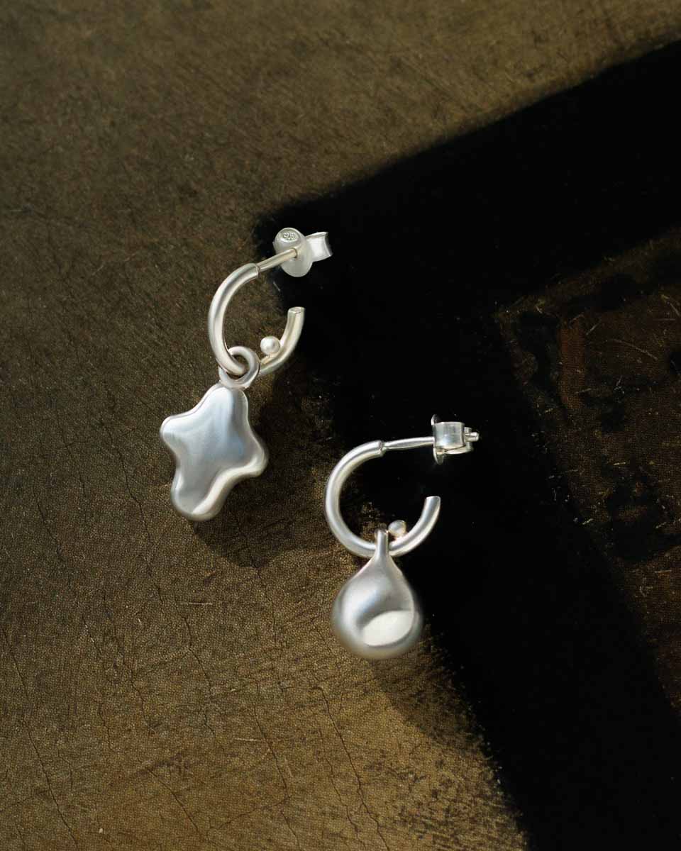 Асиметричні срібні сережки Хрестик