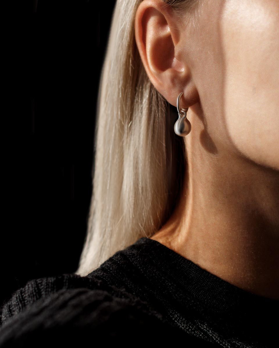 Асиметричні срібні сережки Хрестик