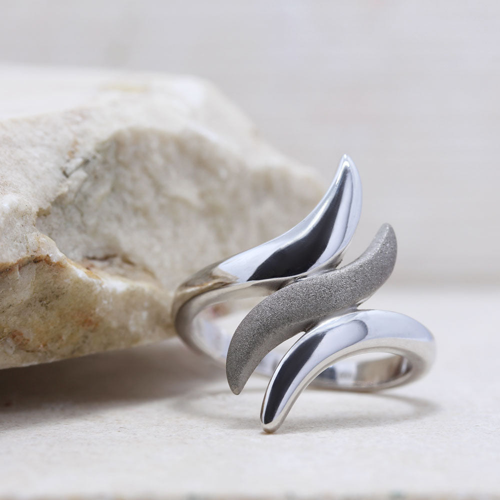 Срібна каблучка з матовою вставкою, Оригинальное серебряное кольцо родированое с матовой вставкой