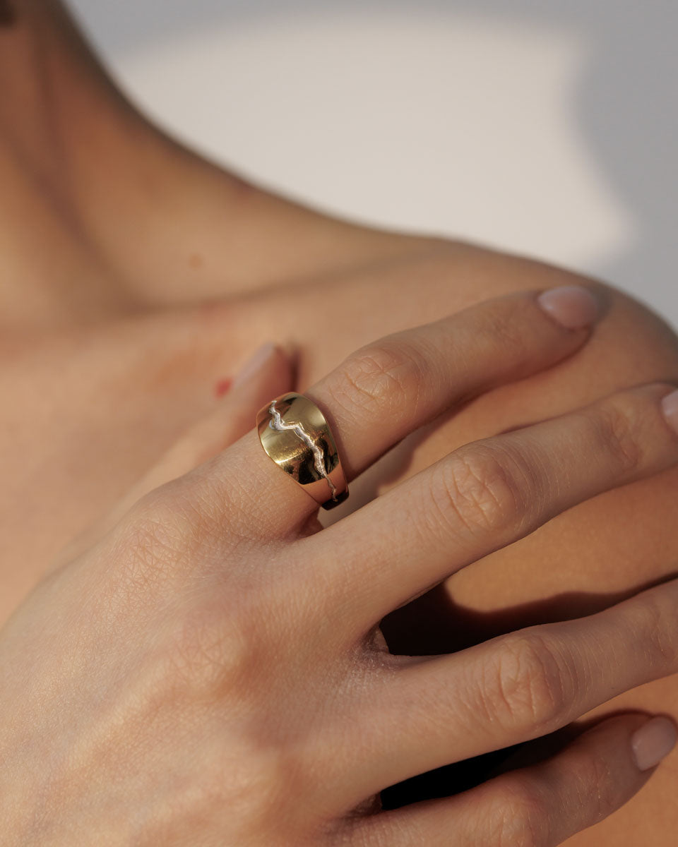 Срібна каблучка з позолотою МІЖ