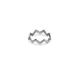 Геометричное серебряное кольцо без вставок