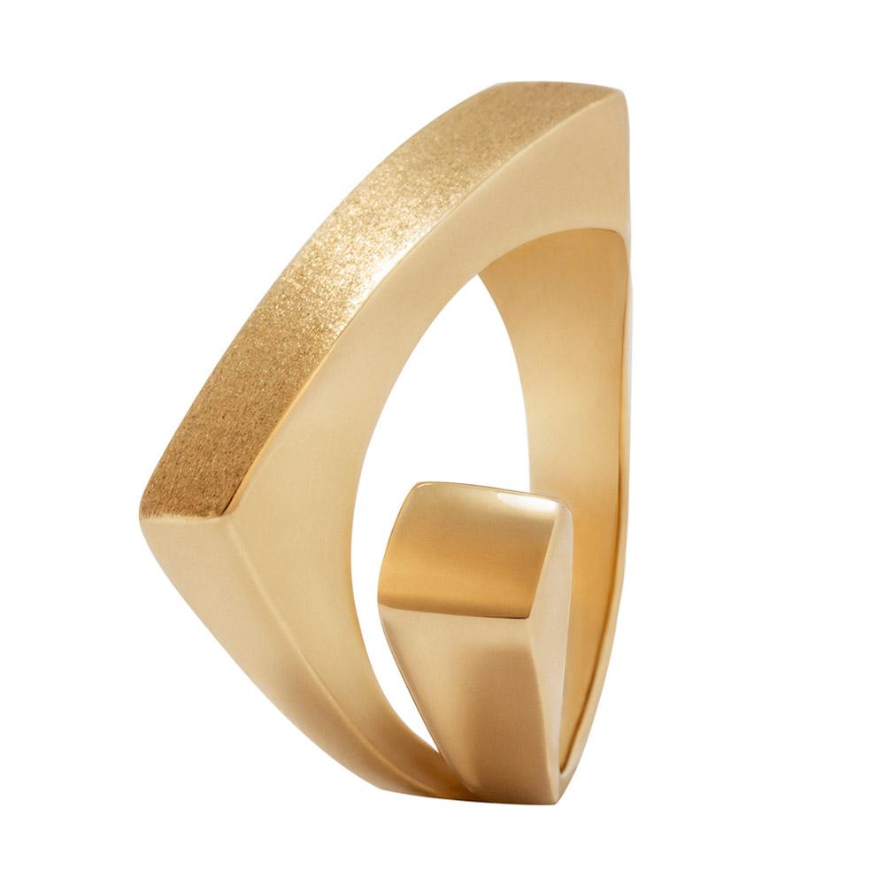 Золота каблучка геометричної форми з матуванням, Золотое кольцо геометрическое формы с матированием