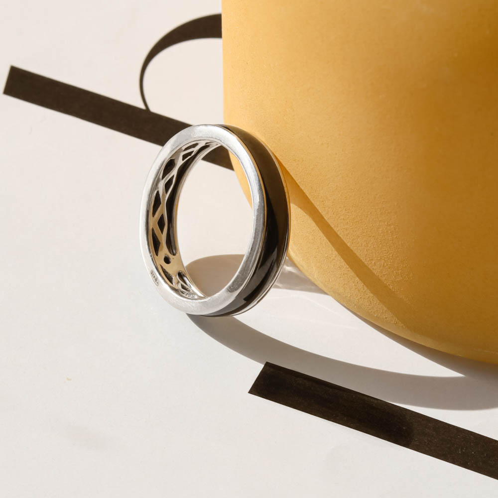 Срібна каблучка з керамікою чорного кольору, Серебряное кольцо с черной керамикой