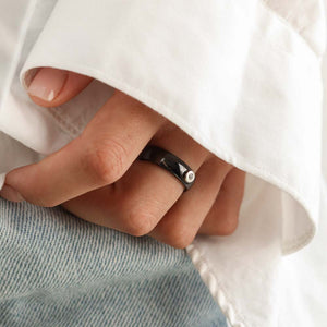 Чорна керамічна каблучка з сріблом та фіанітом, Черное керамическое кольцо с серебром и фианитом