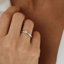 Каблучка на заручини з діамантом і рожевим сапфіром, Помолвочное кольцо с сапфиром и бриллиантом из белого золота