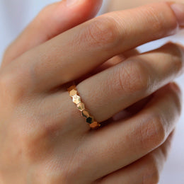 Золота каблучка "Соти", Красивое золотое кольцо геометрической формы "соты"